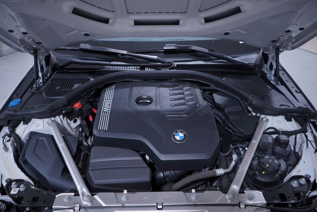Thumbnail: 2023 BMW 4 Series - 26