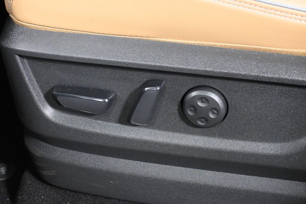 Thumbnail: 2026 INFINITI QX80 - 30