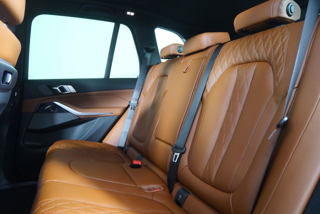 Thumbnail: 2026 BMW X5 - 14