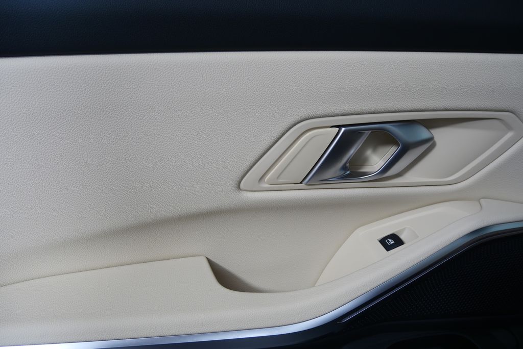2025 BMW 3 Series 330i 13