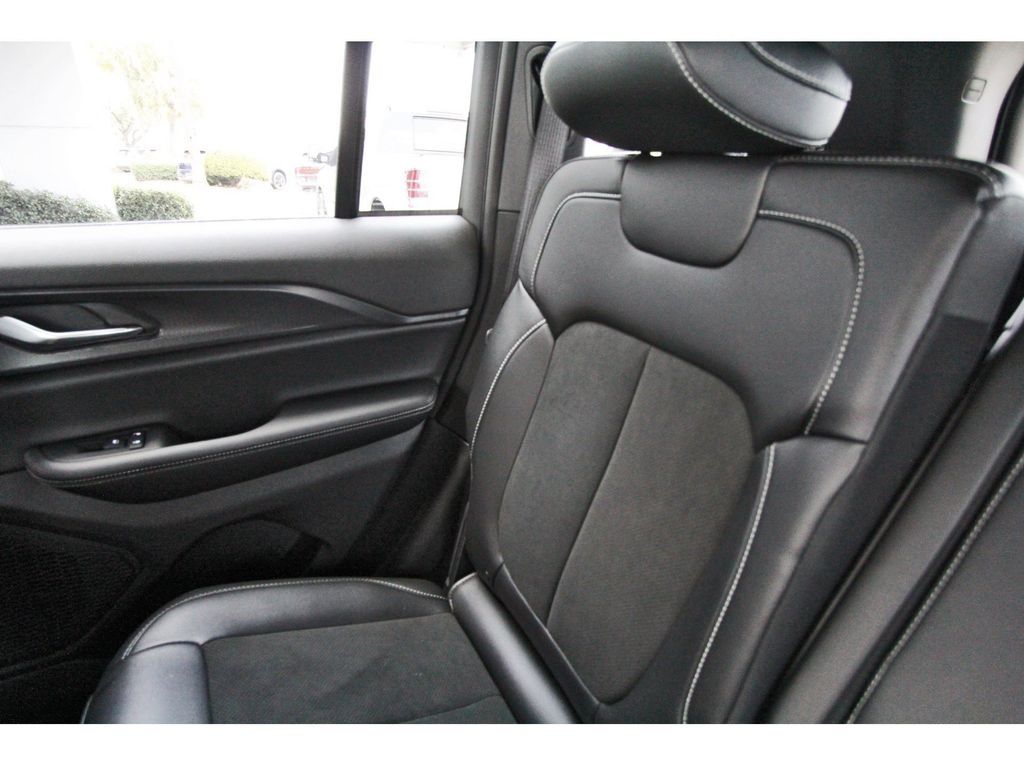 2025 Jeep Grand Cherokee Altitude X - 10