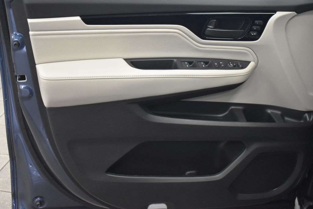 Thumbnail: 2025 Honda Odyssey - 8