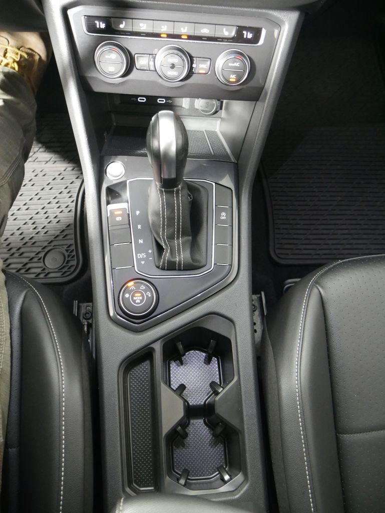 Thumbnail: 2021 Volkswagen Tiguan - 27