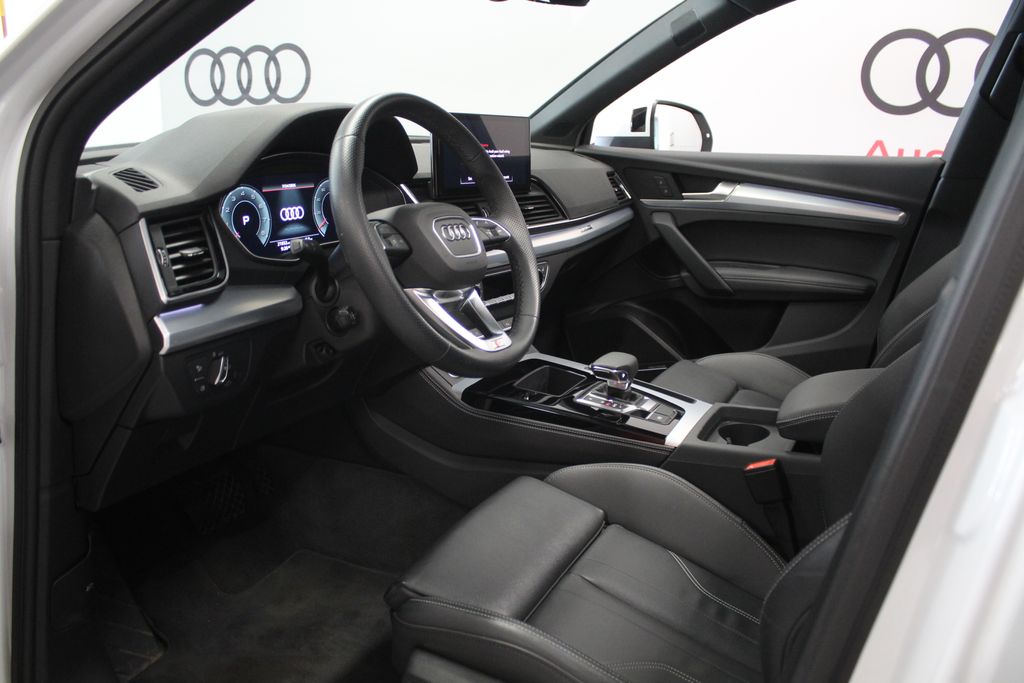 Thumbnail: 2025 Audi Q5 - 11