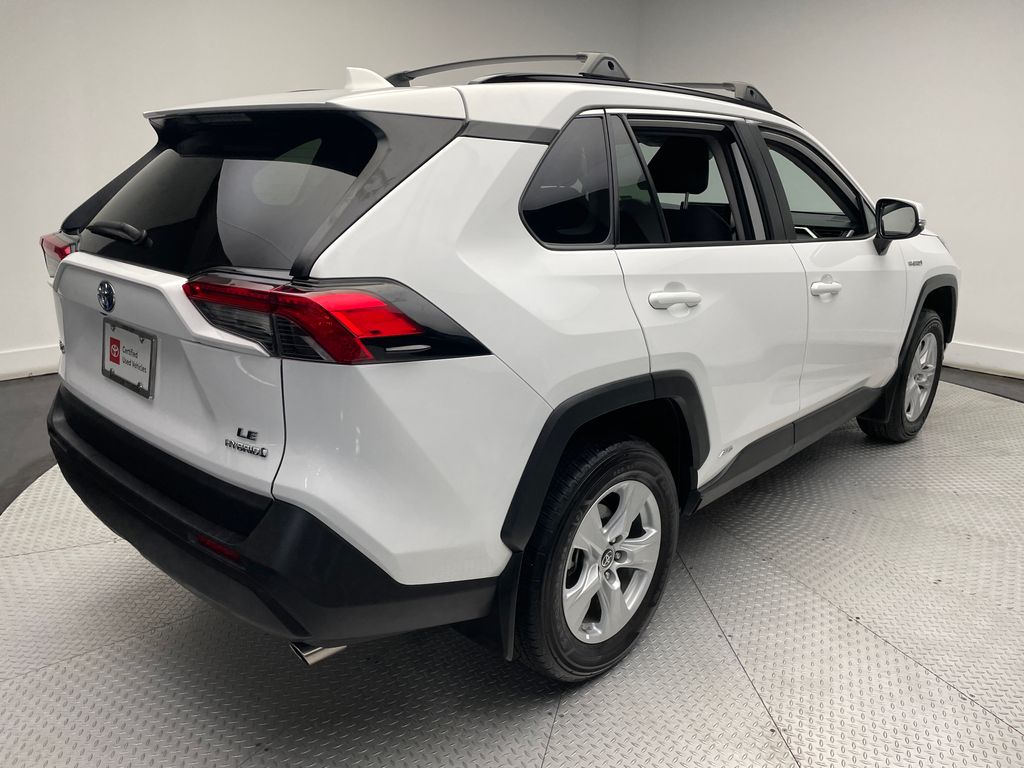 2021 Toyota RAV4 LE 5