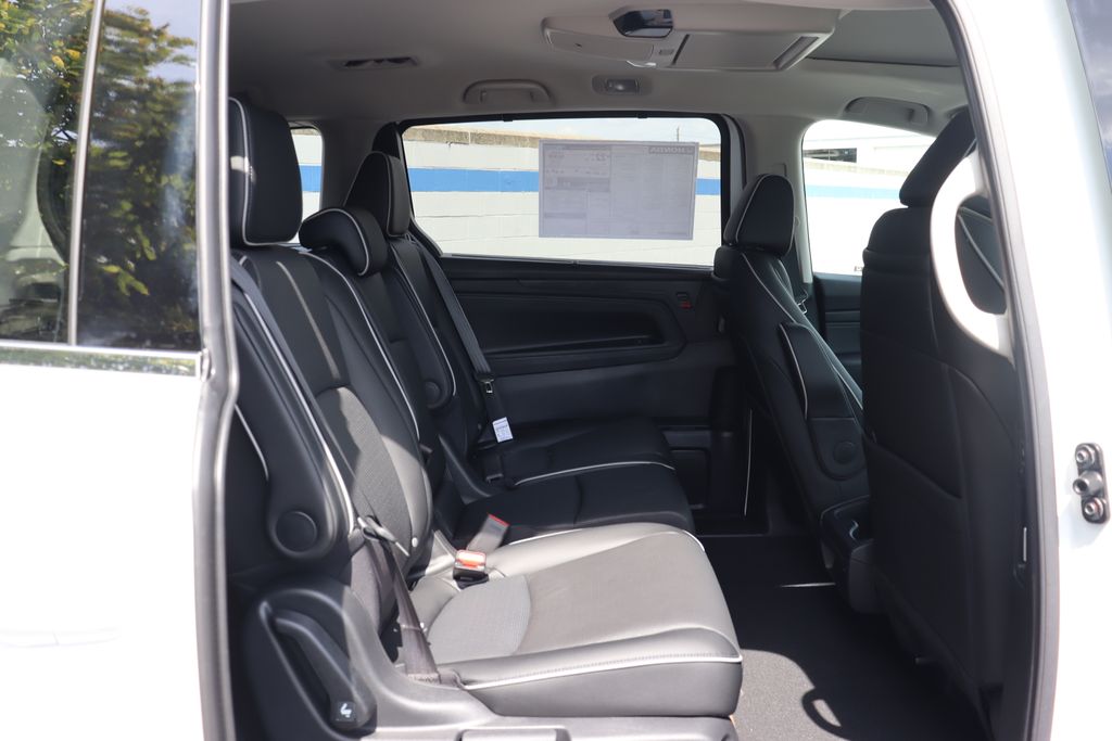 Thumbnail: 2026 Honda Odyssey - 14