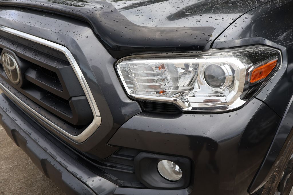 Thumbnail: 2020 Toyota Tacoma - 3