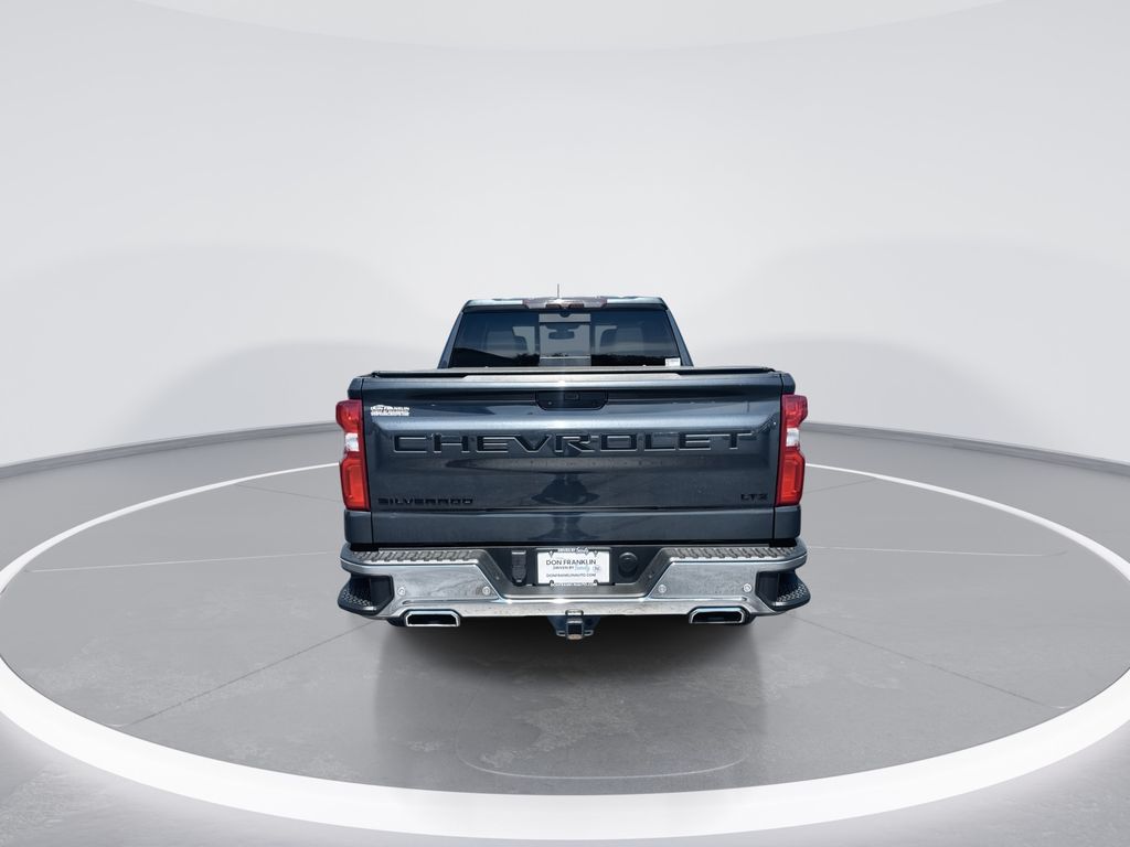 View vehicle photo 7
