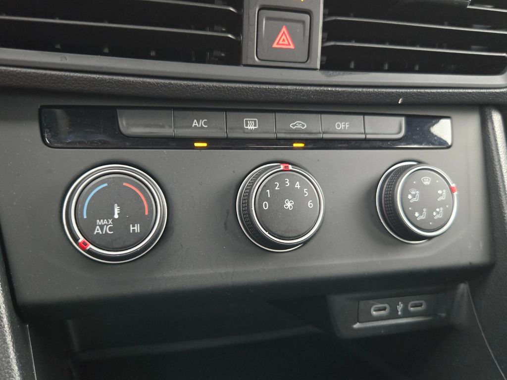 2023 Volkswagen Jetta - $17,800