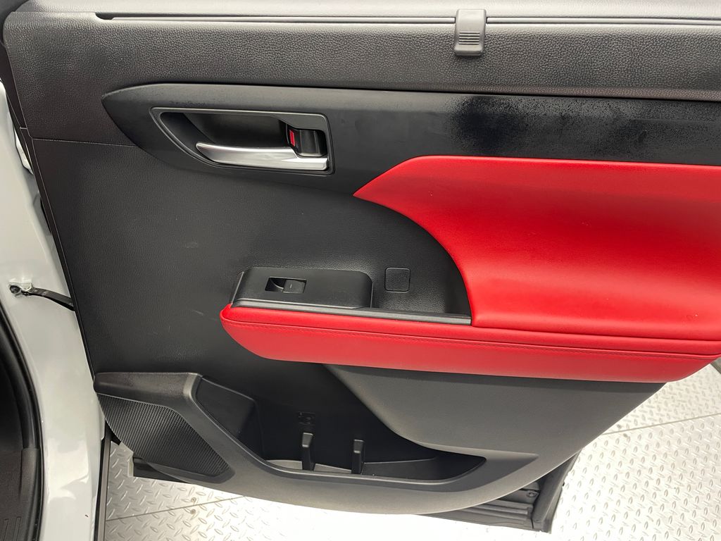2024 Toyota Highlander XSE 23