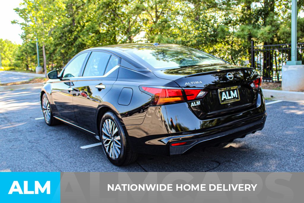 Used 2024 Black Nissan 2.5 SV image 4