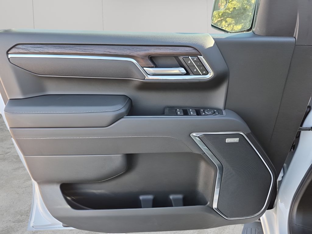 New 2026 White GMC SLT image 26