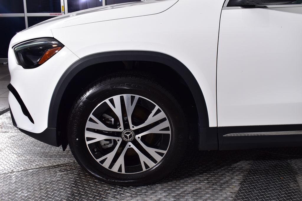 Thumbnail: 2025 Mercedes-Benz GLA - 9