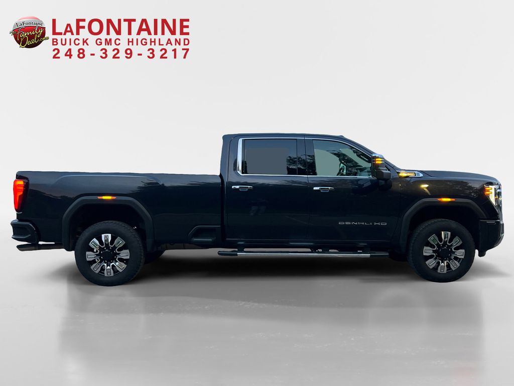 2024 GMC Sierra 2500HD Denali 8