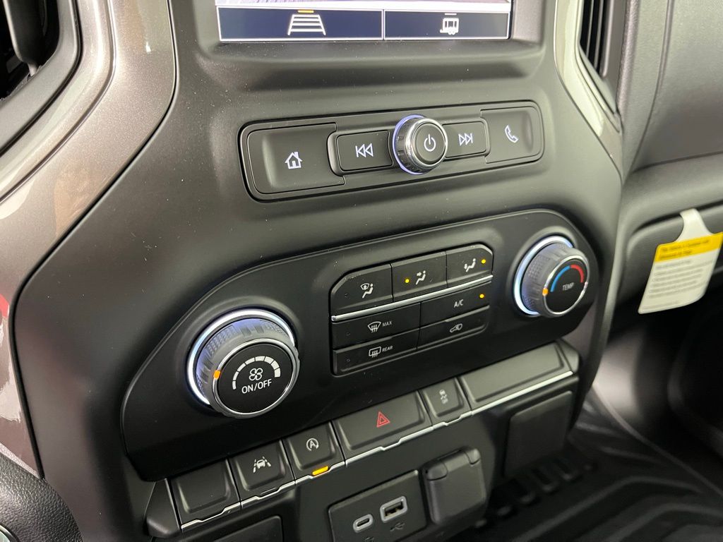 Thumbnail: 2026 Chevrolet Silverado 1500 - 29