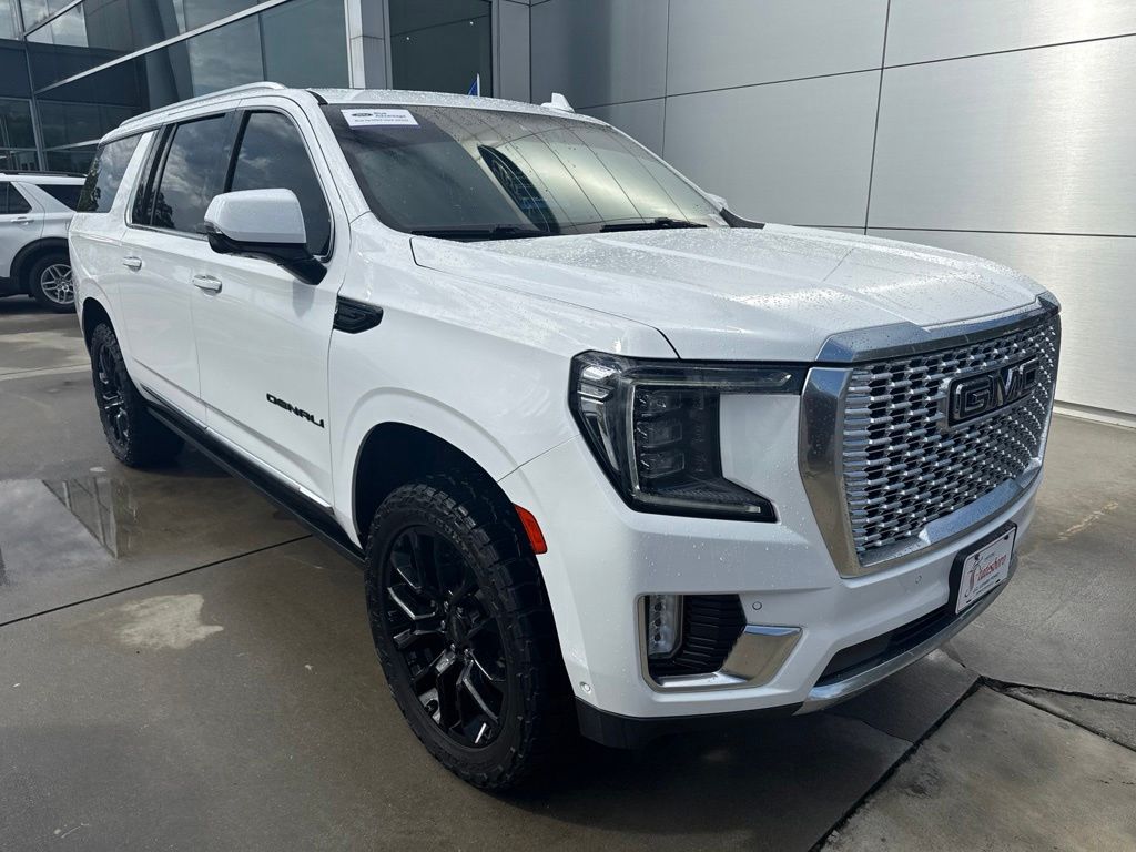 Summit White 2023 GMC Yukon XL SUV / Crossover 4X2