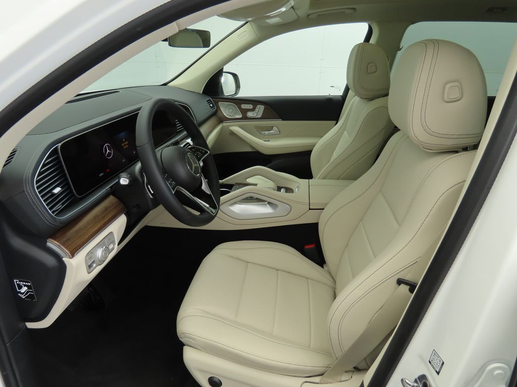 2025 Mercedes-Benz GLS 450 4MATIC 20