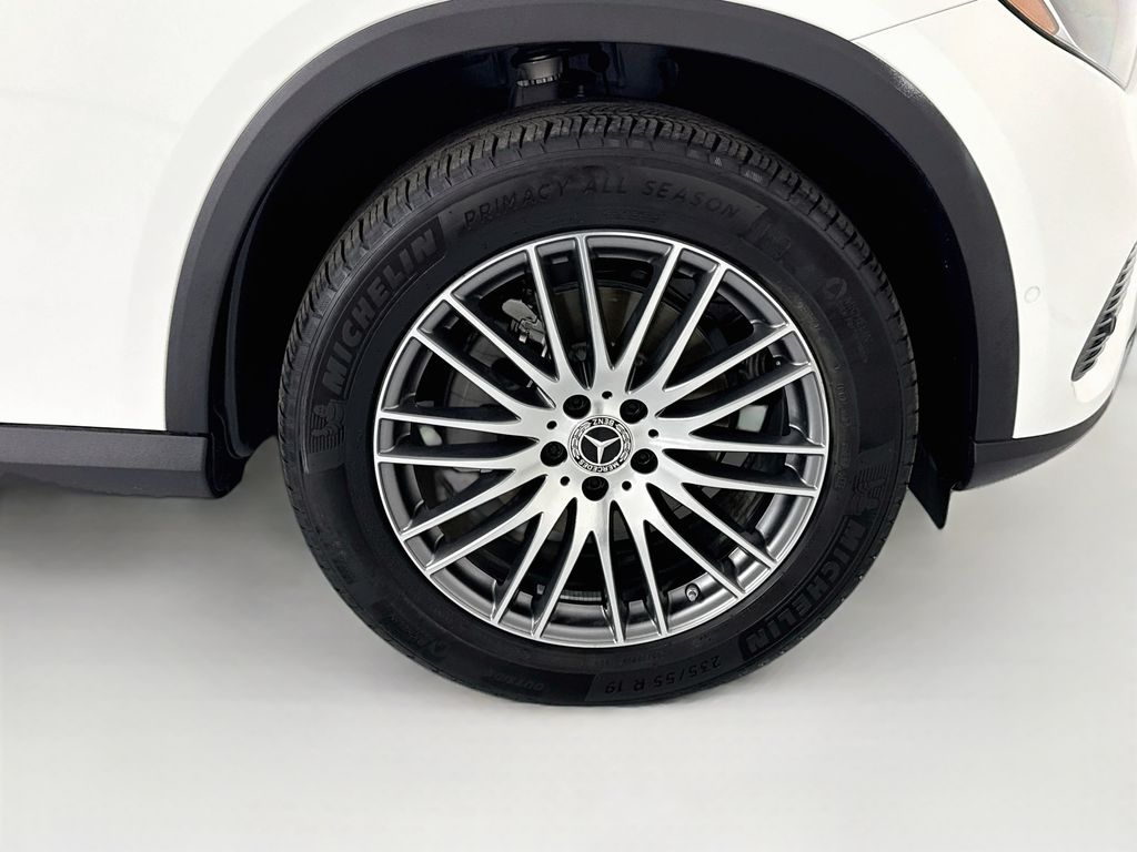 Thumbnail: 2026 Mercedes-Benz GLC - 32