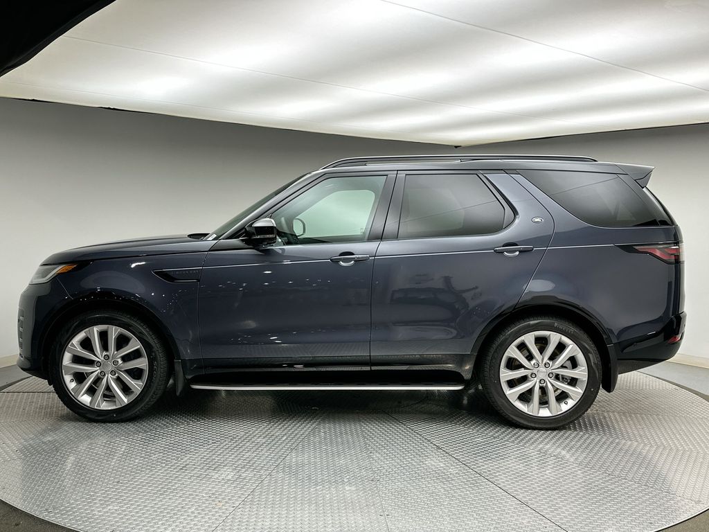 Thumbnail: 2026 Land Rover Discovery - 2