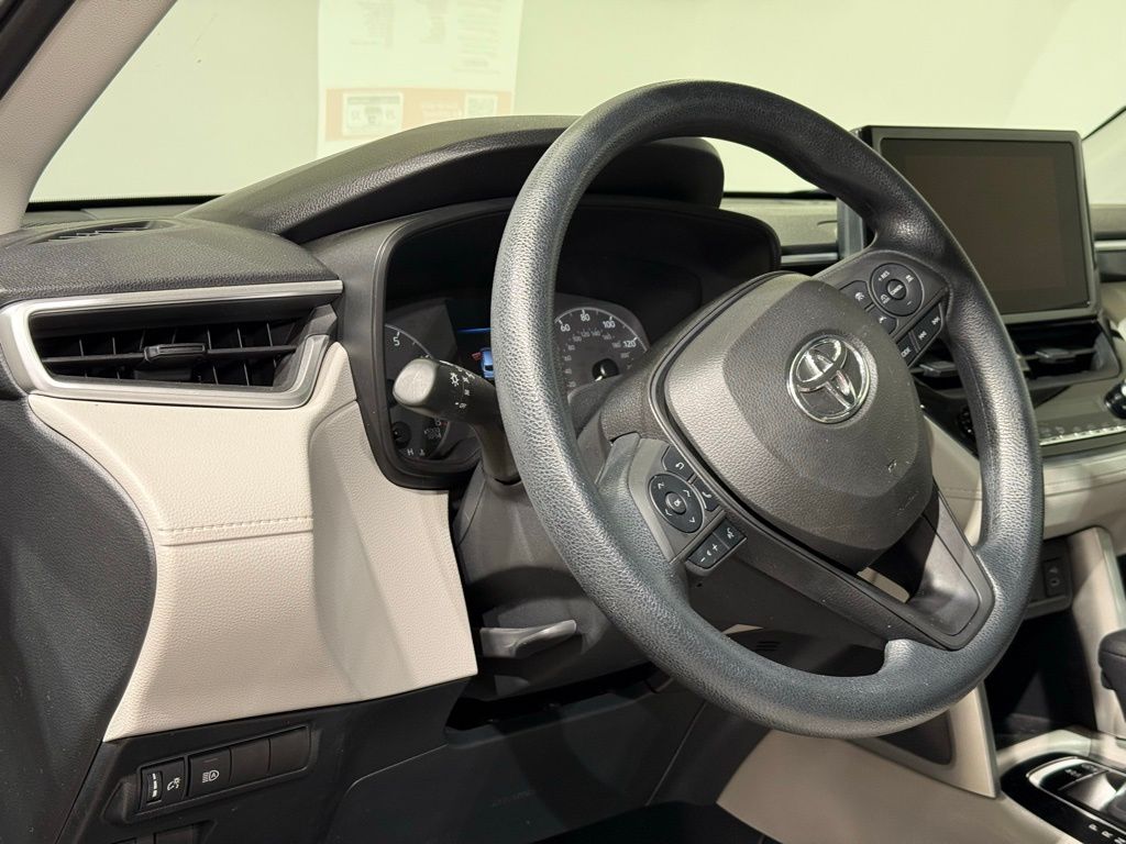 Thumbnail: 2023 Toyota Corolla Cross - 17