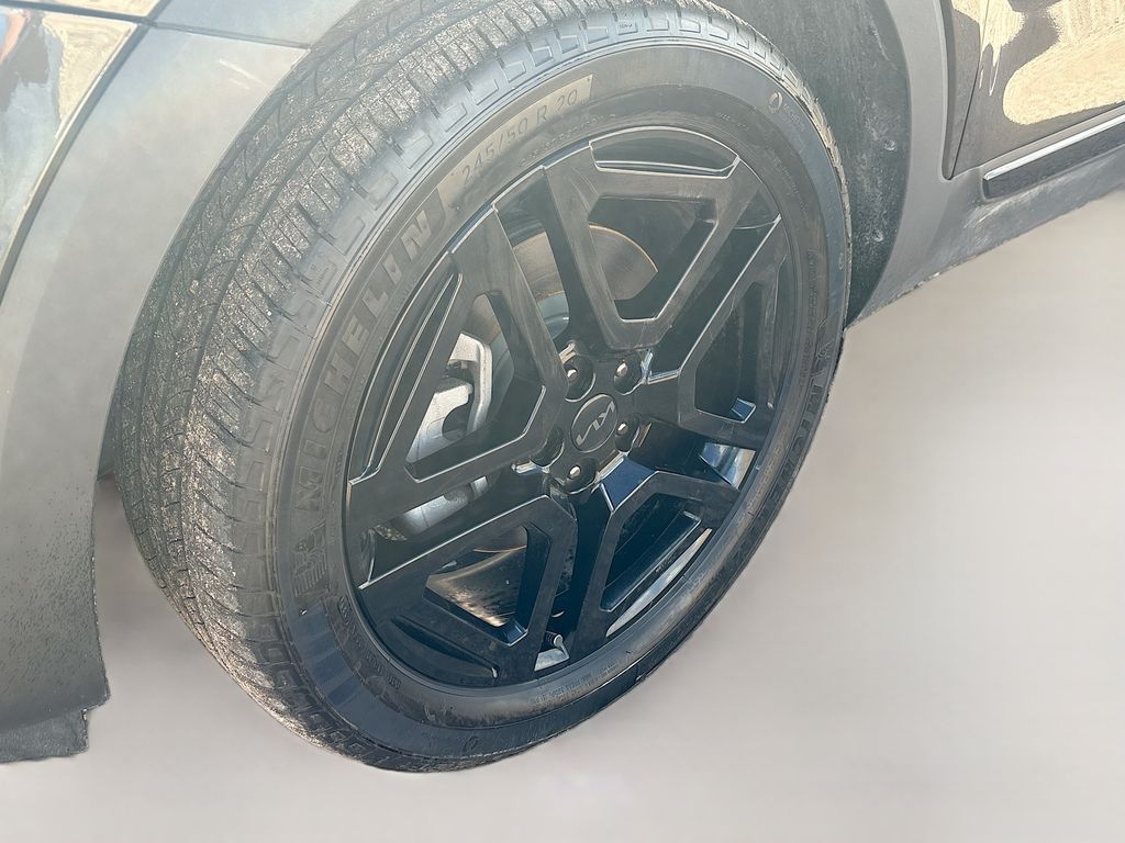 Used 2025 Green Kia EX X-Line image 34