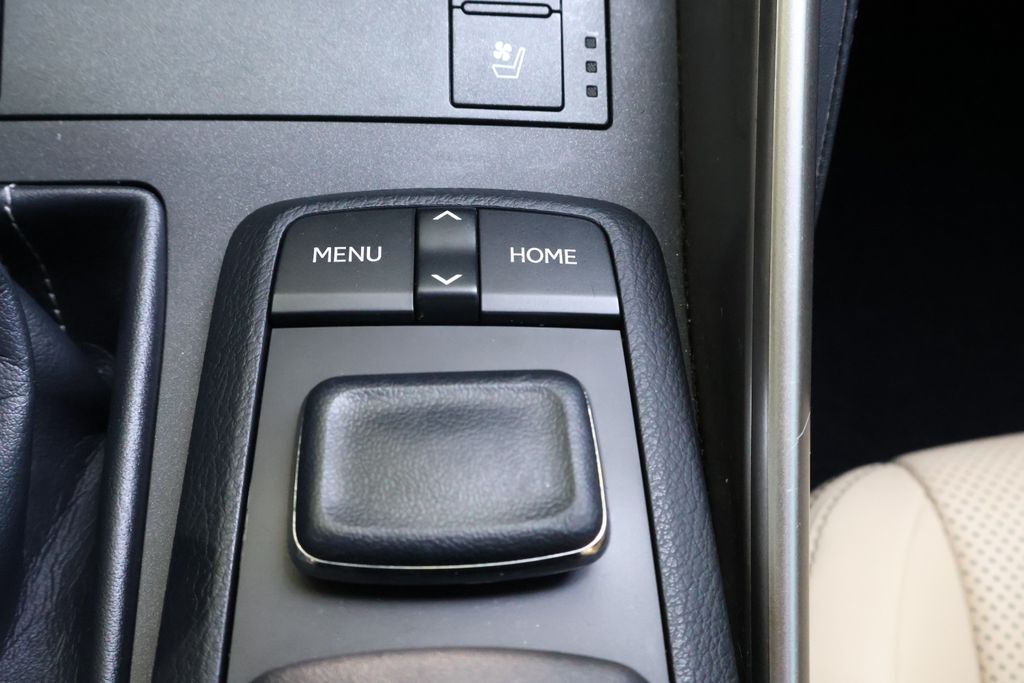 Thumbnail: 2015 Lexus IS - 24