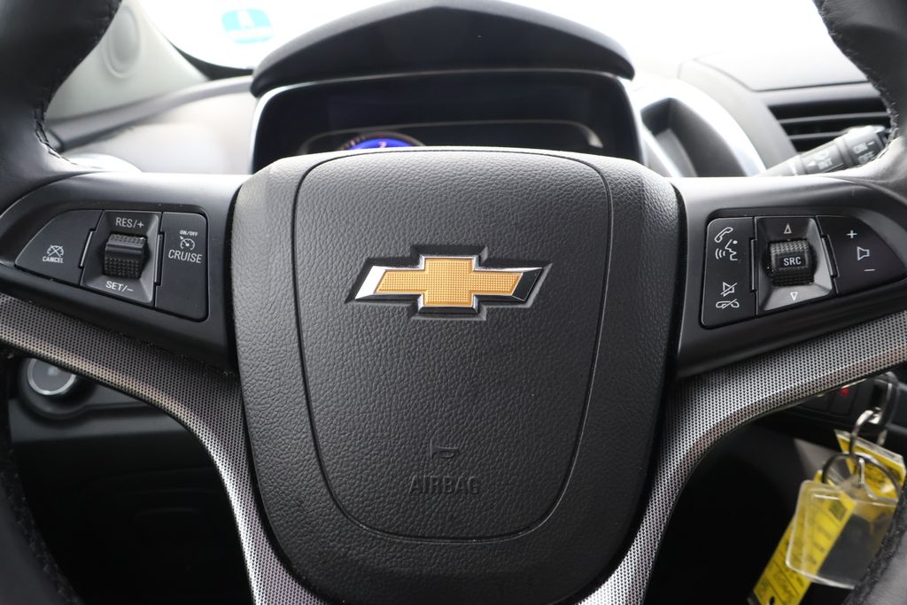 Thumbnail: 2016 Chevrolet Trax - 16