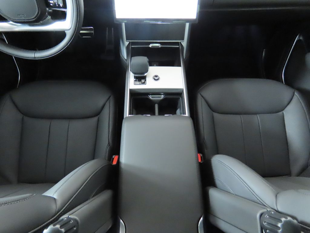 Thumbnail: 2025 Land Rover Range Rover - 17