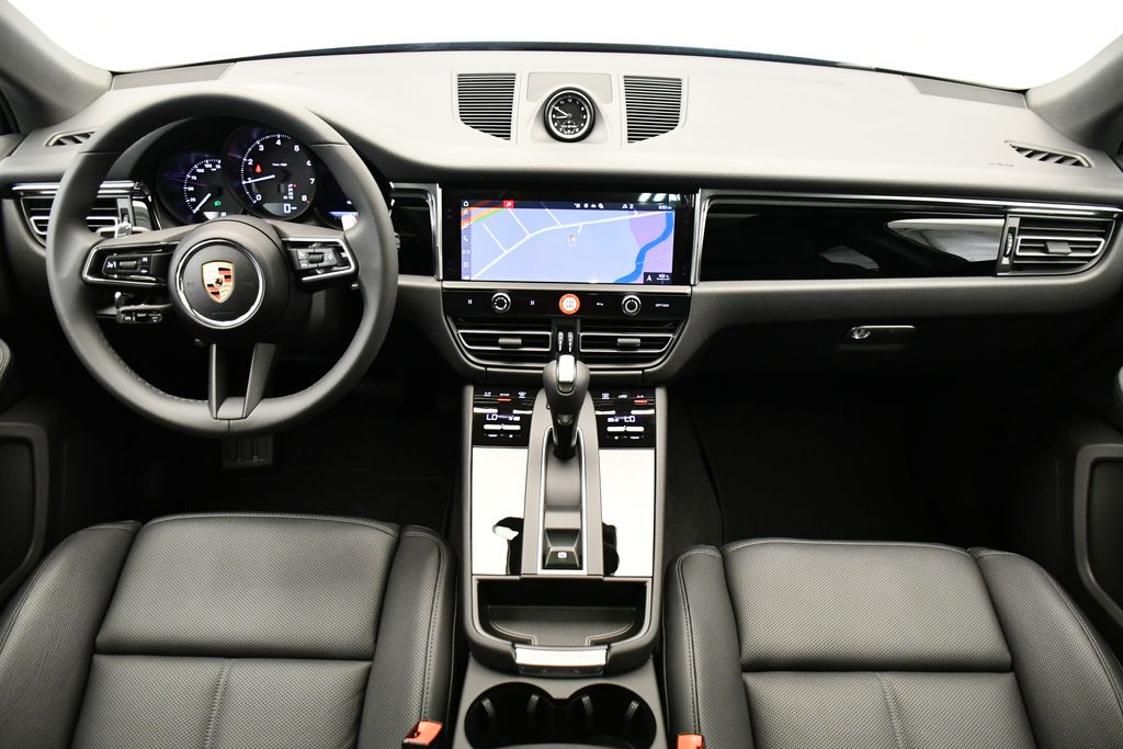 Thumbnail: 2025 Porsche Macan - 22