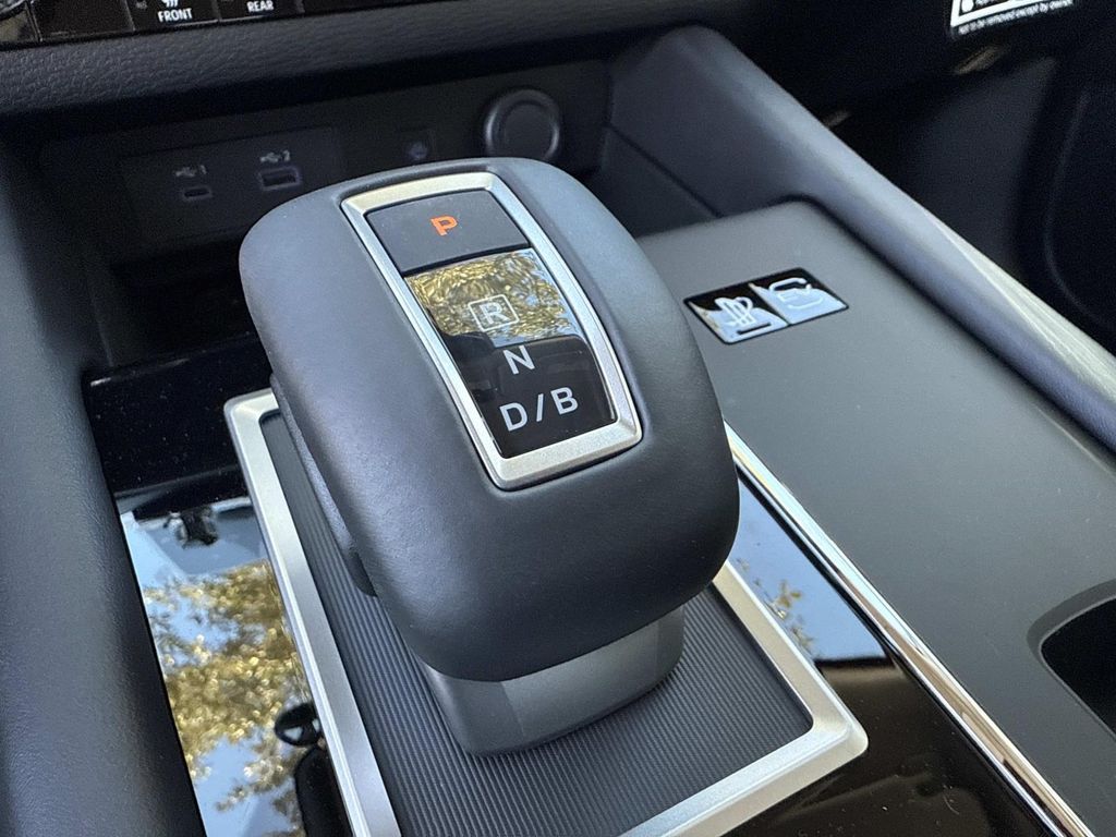 2025 Mitsubishi Outlander Plug-in Hybrid SE - Photo 31