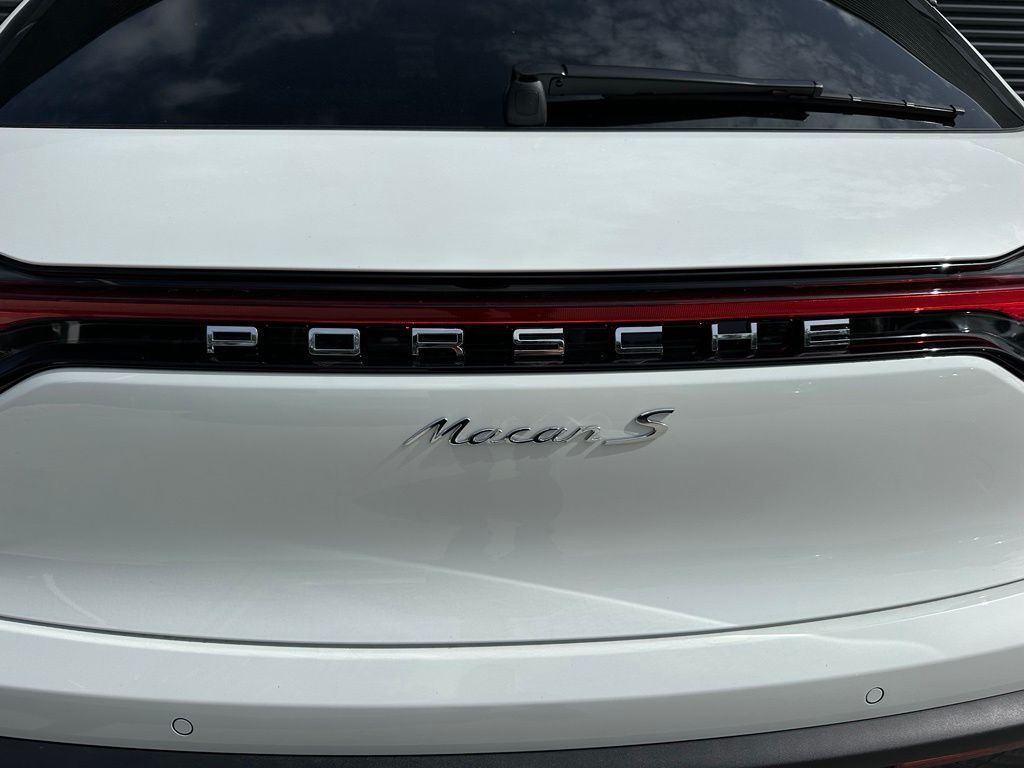 Thumbnail: 2026 Porsche Macan - 14