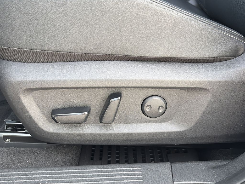 Used 2025 Nissan Rogue SUV