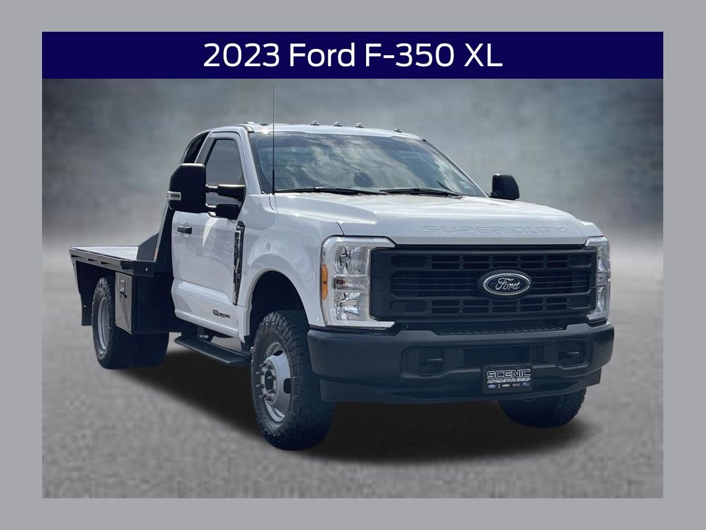 Oxford White 2023 Ford F-350 Super Duty Chassis XL DRW 4WD Pickup Truck Four-Wheel Drive Automatic