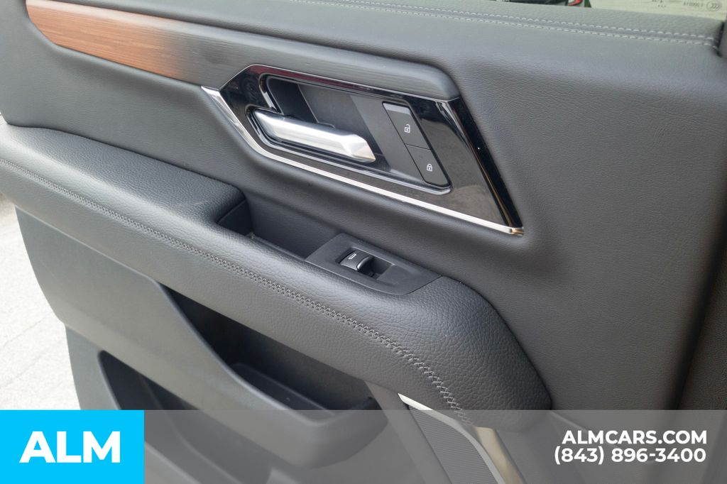 Used 2025 Onyx Black GMC Denali image 24