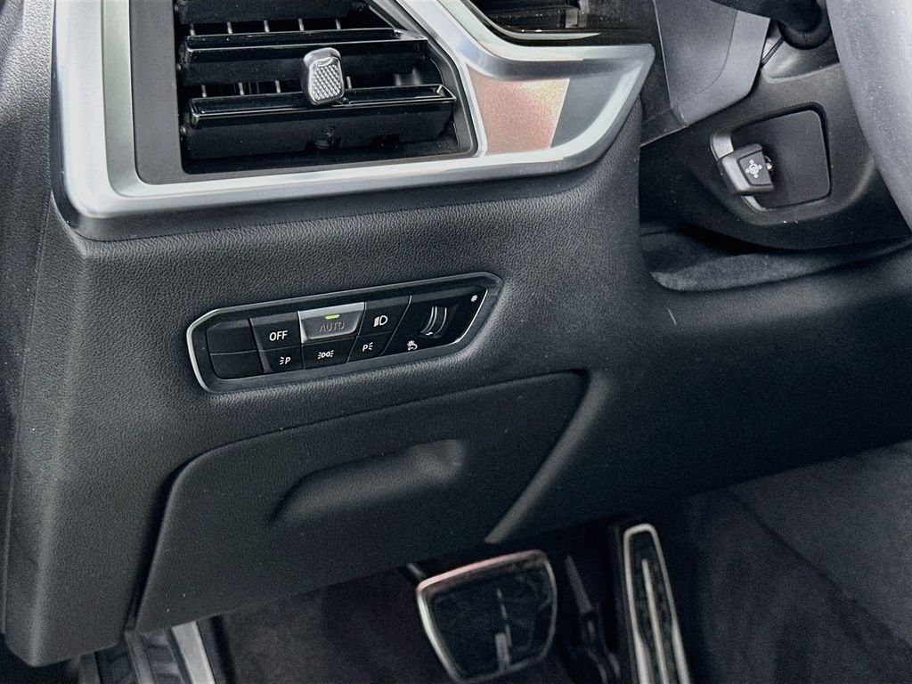 Thumbnail: 2023 BMW X7 - 10