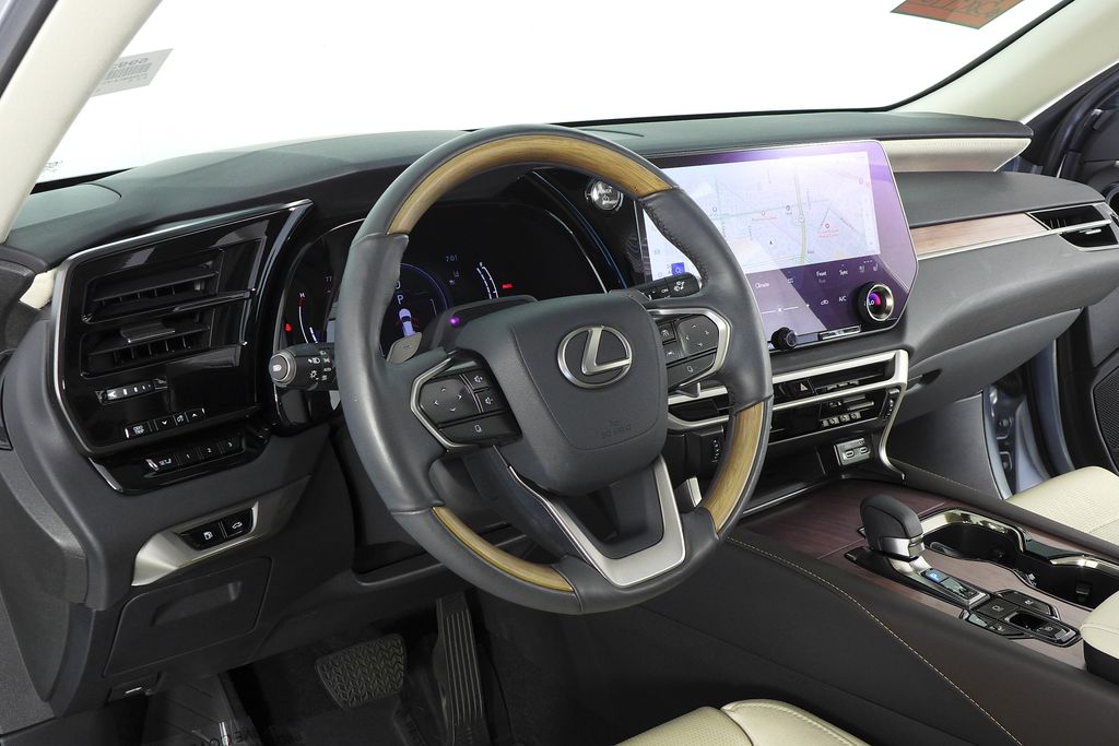 Thumbnail: 2023 Lexus RX - 32