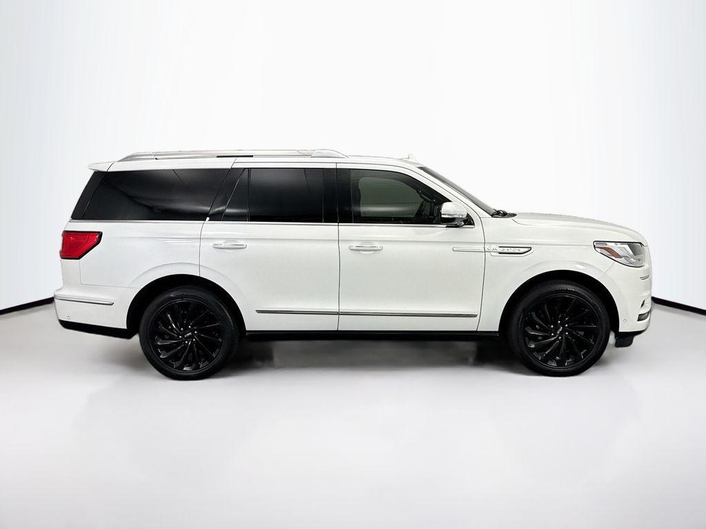 Thumbnail: 2020 Lincoln Navigator - 4