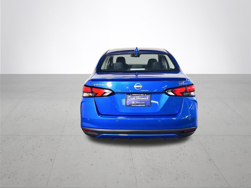2024 Nissan Versa 1.6 SR