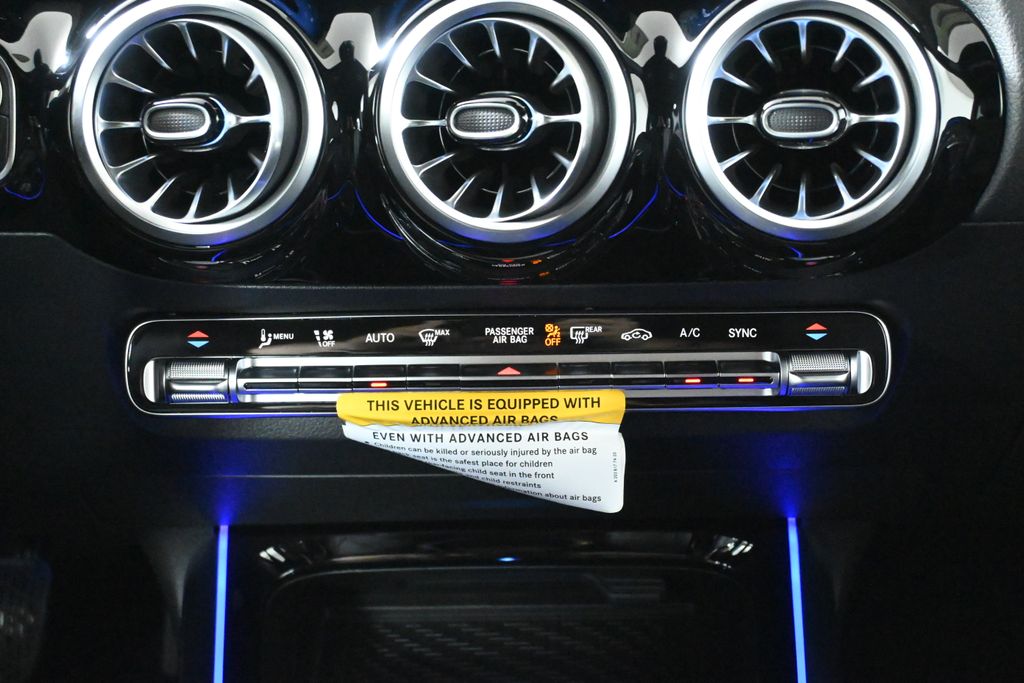 Thumbnail: 2025 Mercedes-Benz GLA - 18