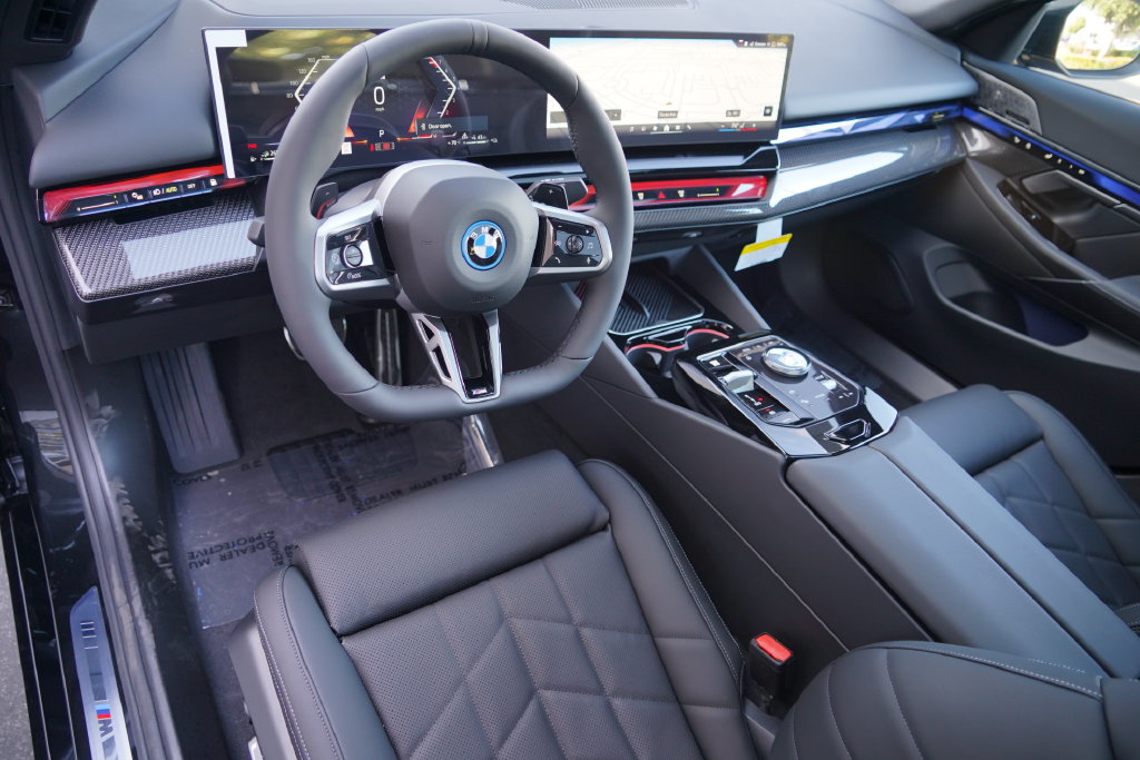 Thumbnail: 2027 BMW 5 Series - 17