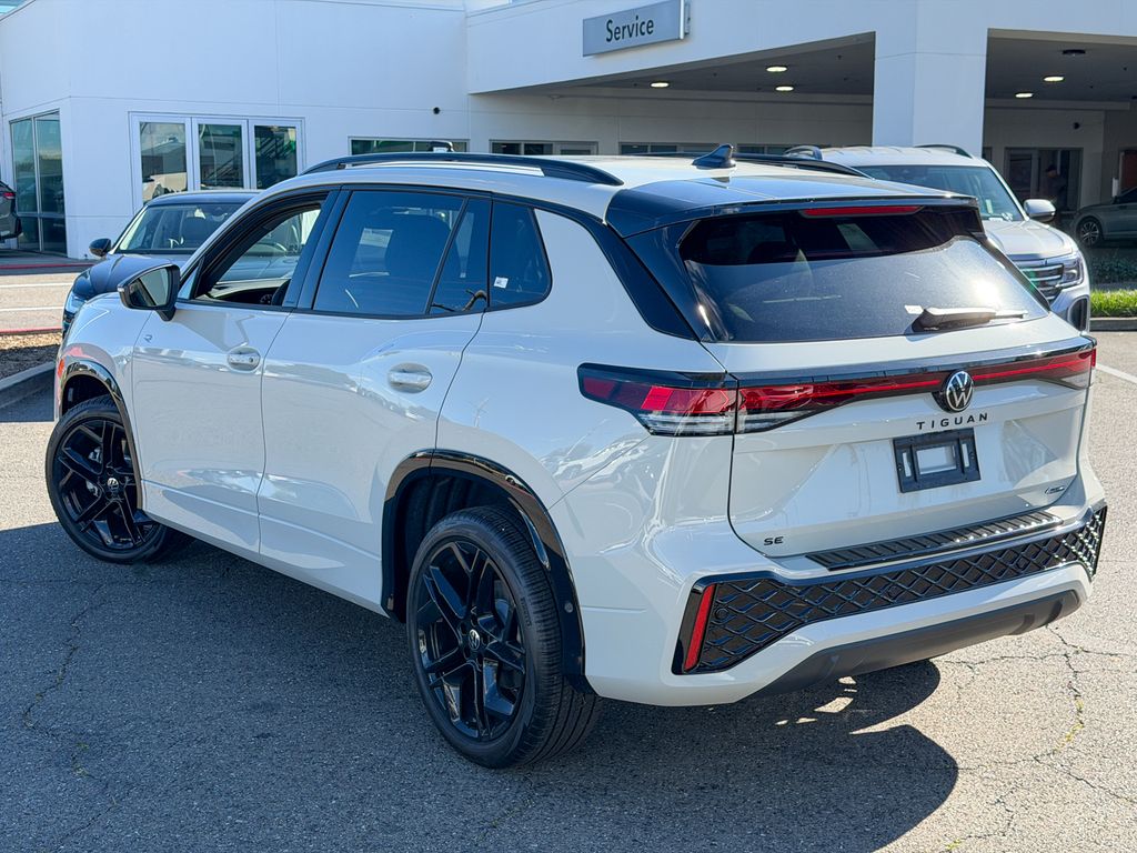 New 2026  Volkswagen 2.0T SE R-Line Black image 10