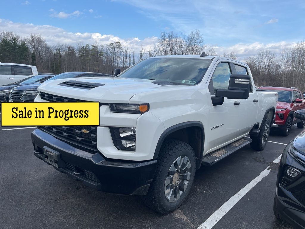 Summit White 2022 Chevrolet Silverado 2500HD Custom Crew Cab 4WD Pickup Truck Four-Wheel Drive 6-Speed Automatic