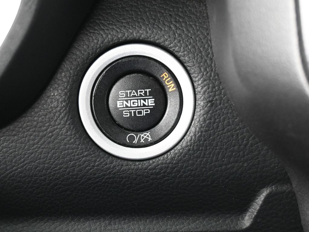 Used 2020 Billet Silver Metallic Clearcoat Ram Power Wagon image 29