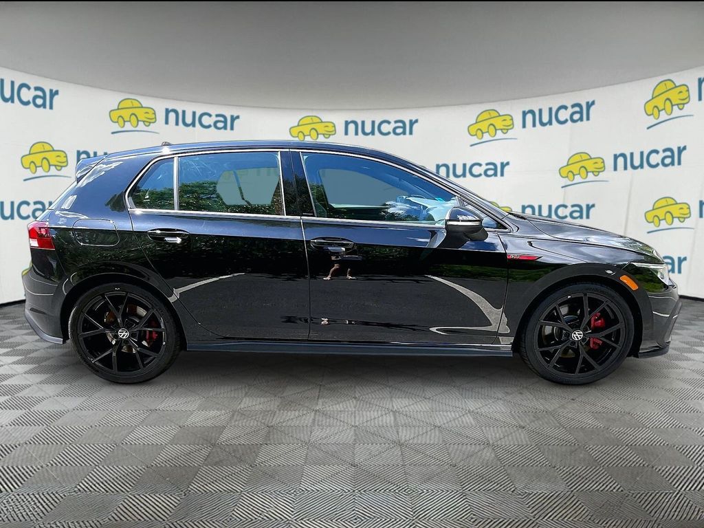 2024 Volkswagen Golf GTI — photo 9