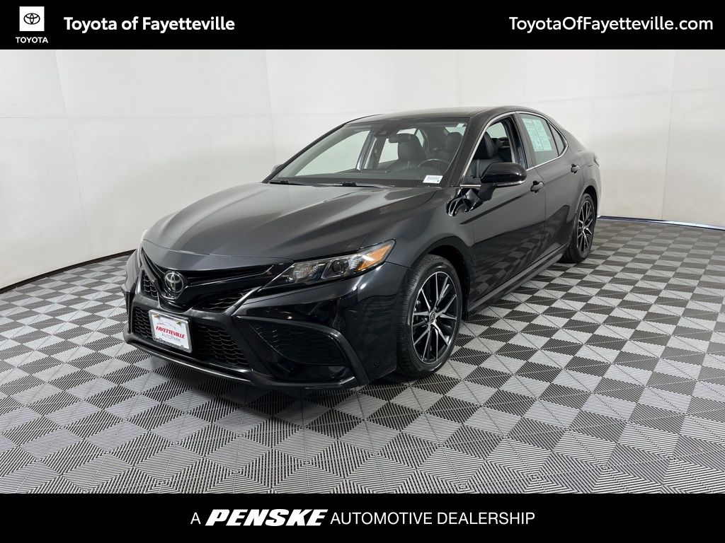 2022 Toyota Camry SE -
                Fayetteville, AR