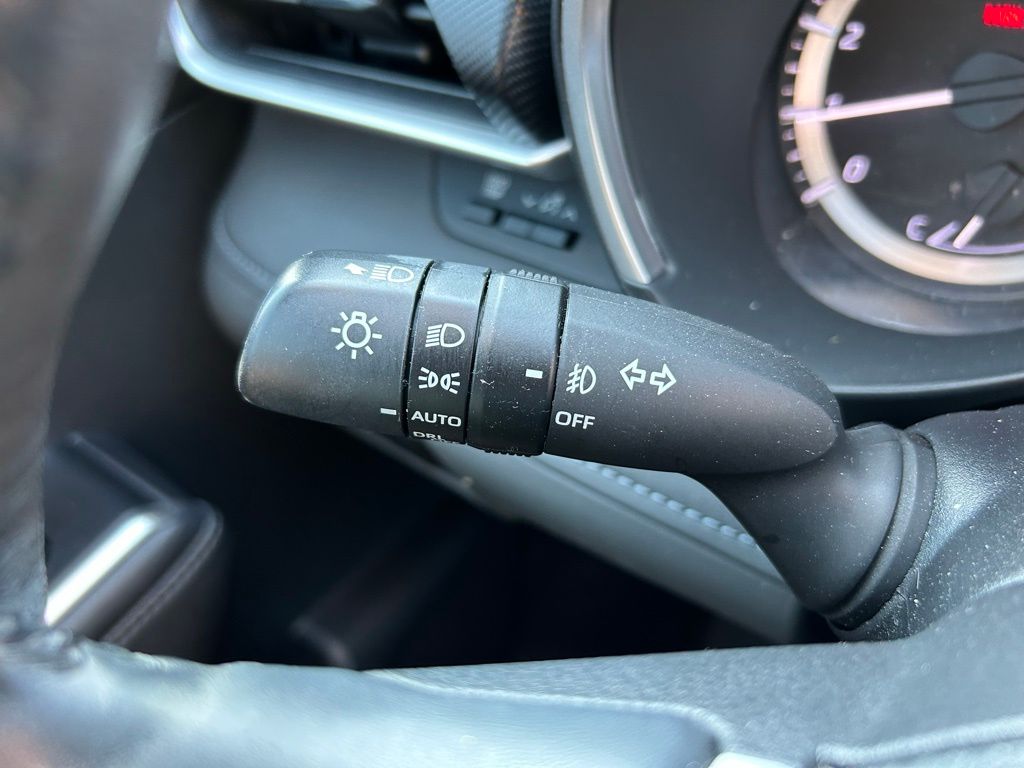 Thumbnail: 2023 Toyota Highlander - 21