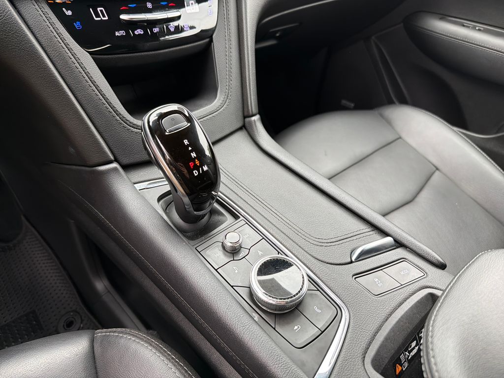 Used 2020 Silver Cadillac Premium Luxury image 29
