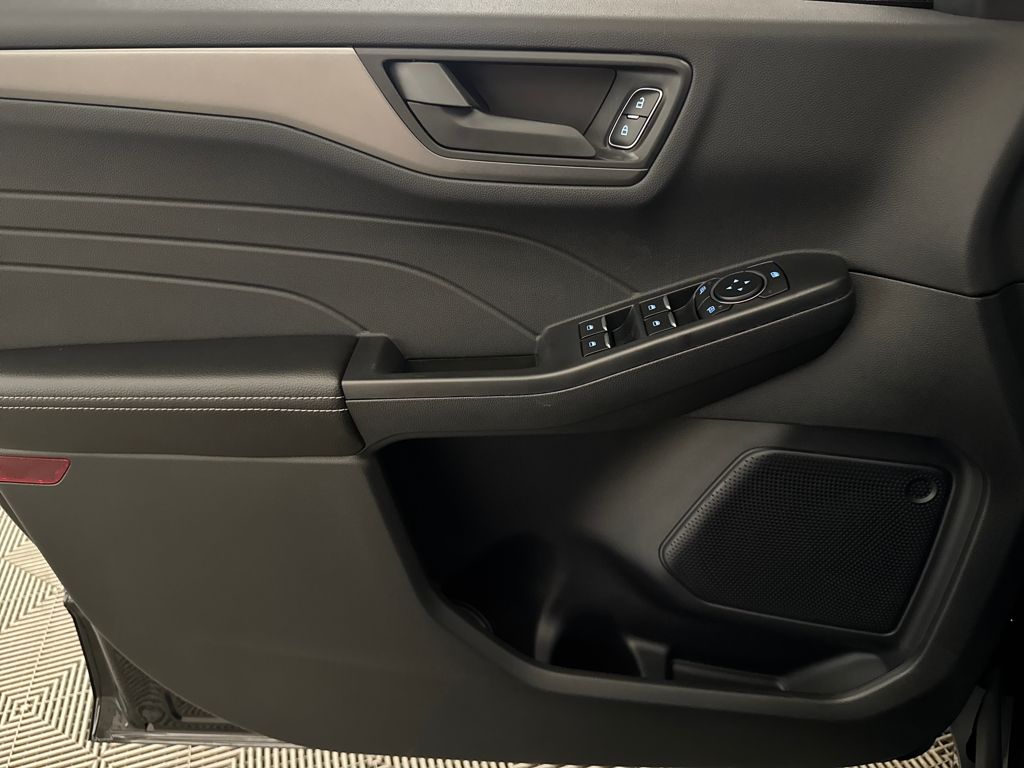 2025 Ford Escape Active photo 13