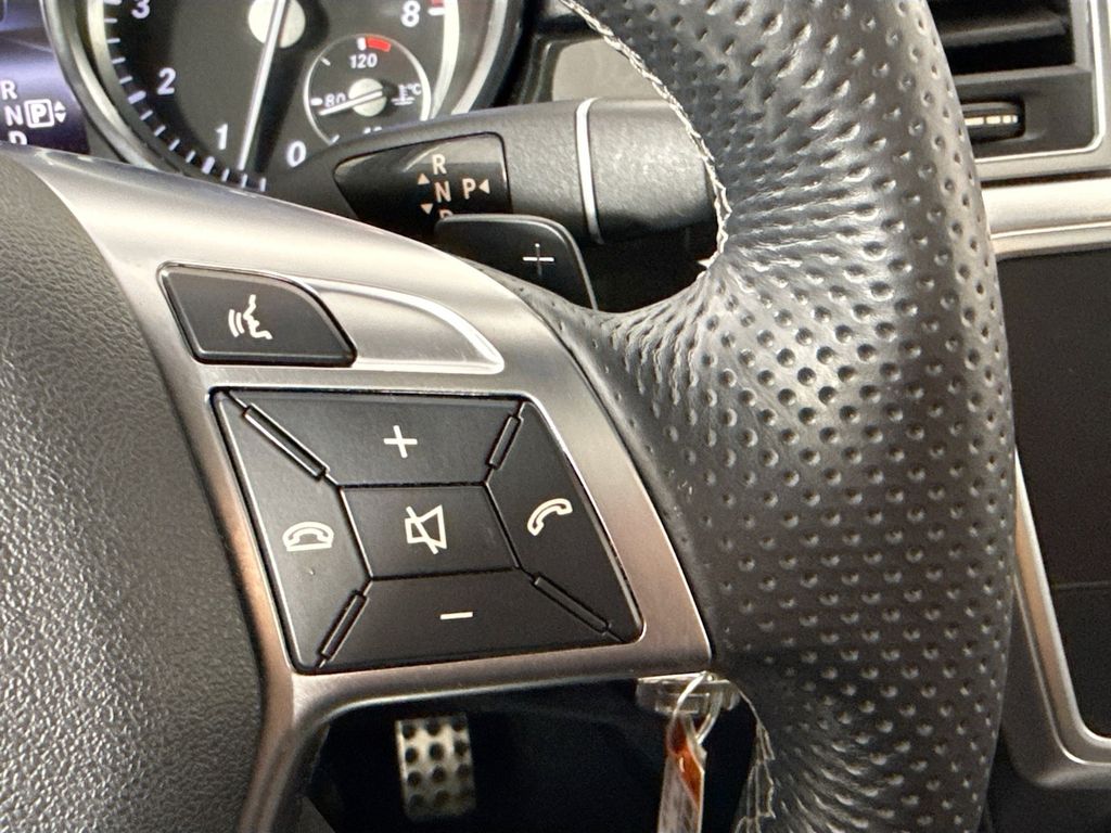 Thumbnail: 2015 Mercedes-Benz M-Class - 12