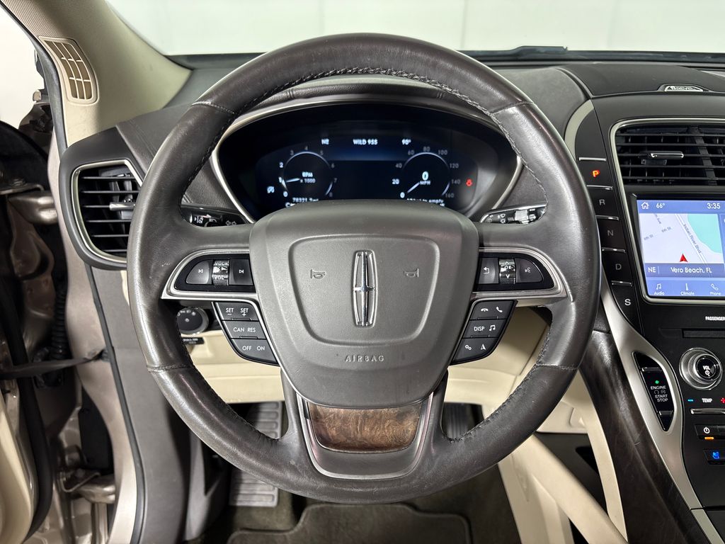 Used 2019 Brown Lincoln Reserve image 17